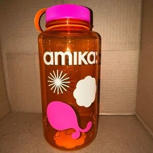 Amika water bottle‎
